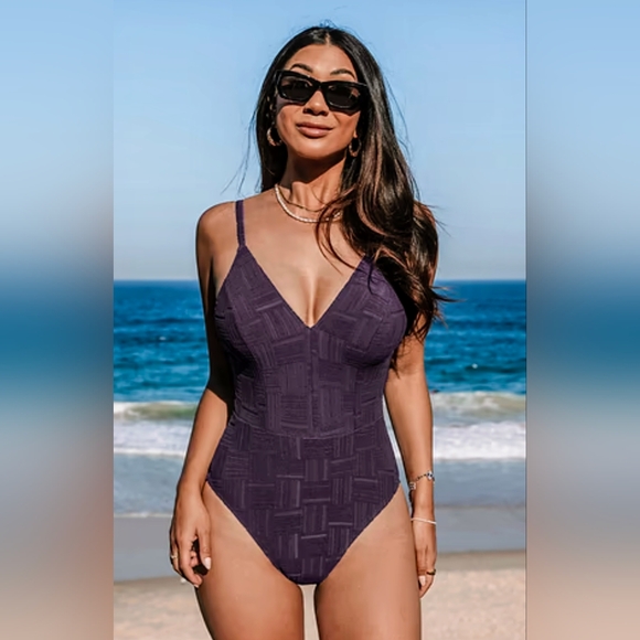 Cupshe Other - Cupshe Jacquard V-Neck One Piece Swimsuit in Plum sz S NWT